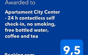 Apartament City Center - 24 H Contactless Self Check-In, No Smoking, Free Bottled Water, Coffee And Tea